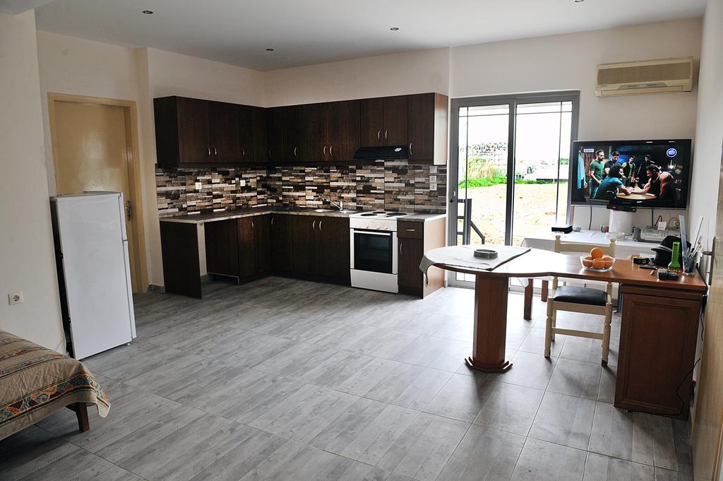 Tigaki Hollywood Suites מראה חיצוני תמונה