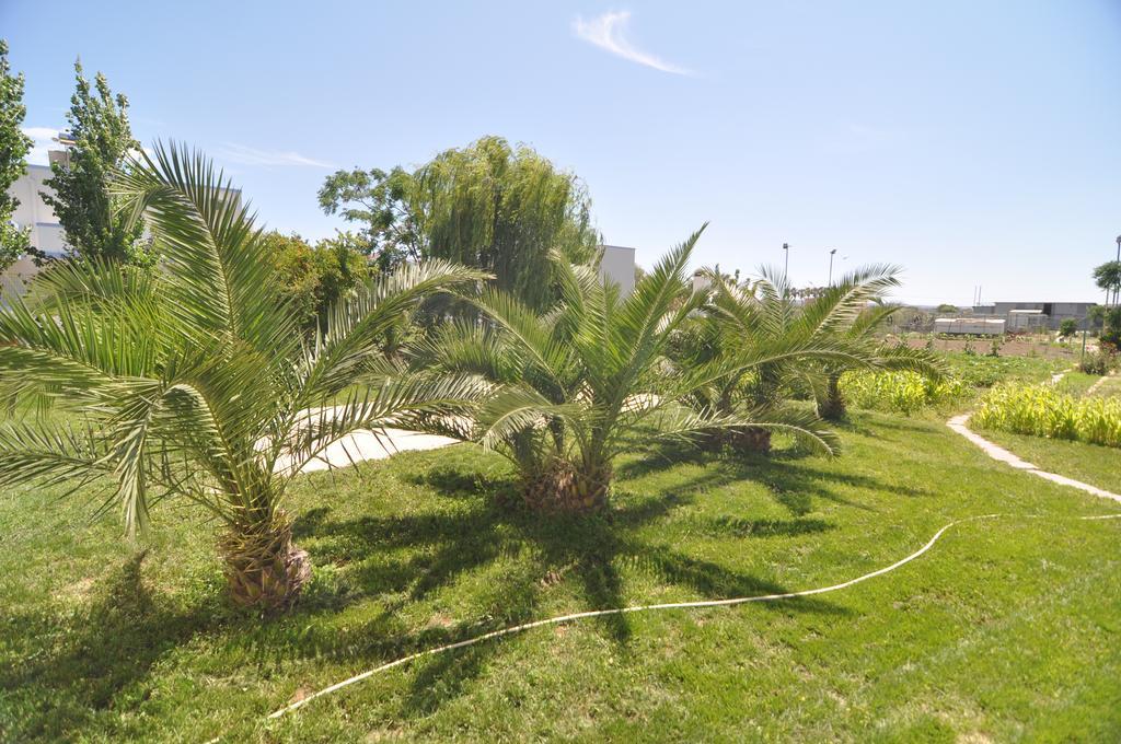 Tigaki Hollywood Suites מראה חיצוני תמונה