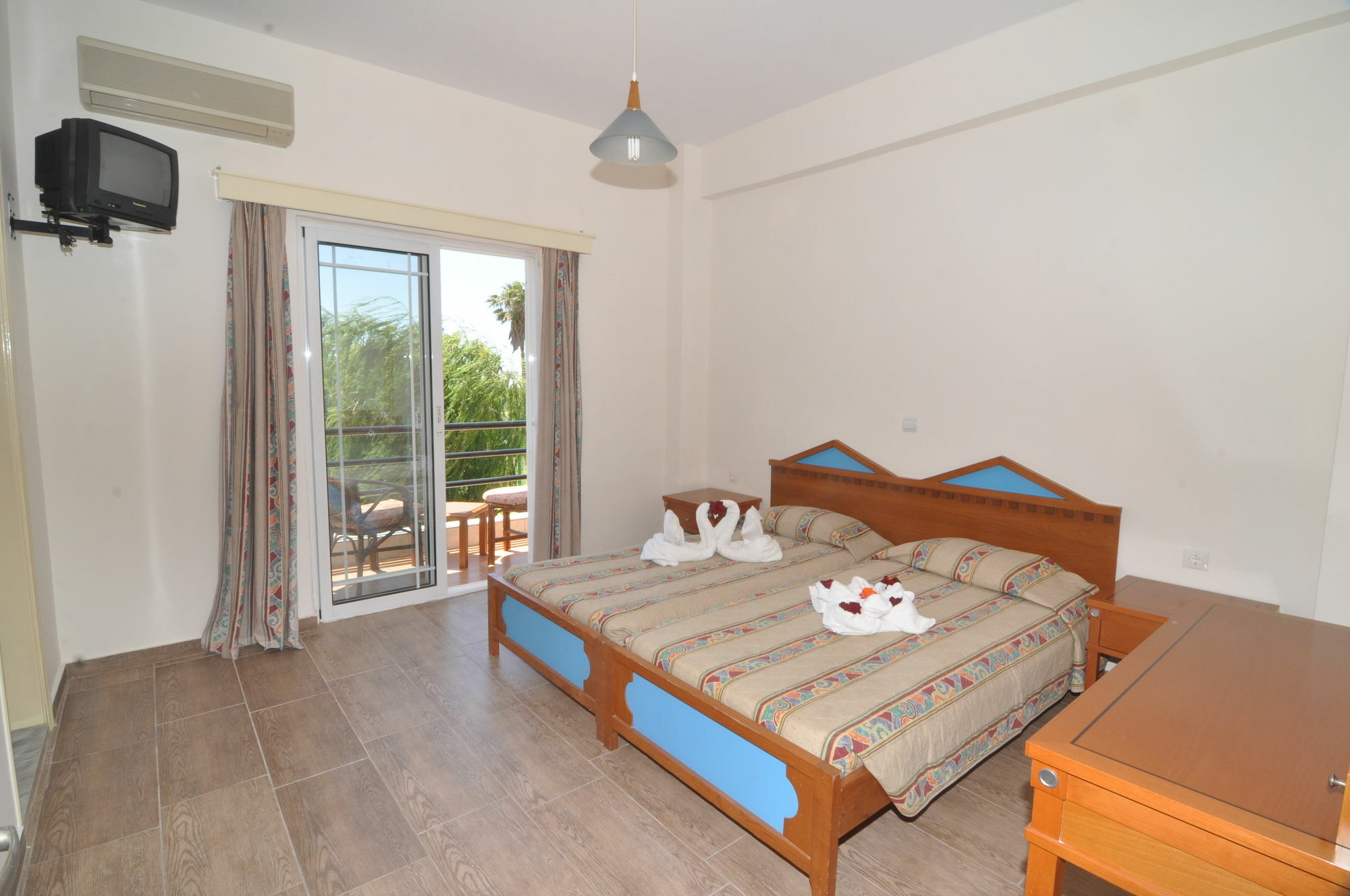 Tigaki Hollywood Suites מראה חיצוני תמונה
