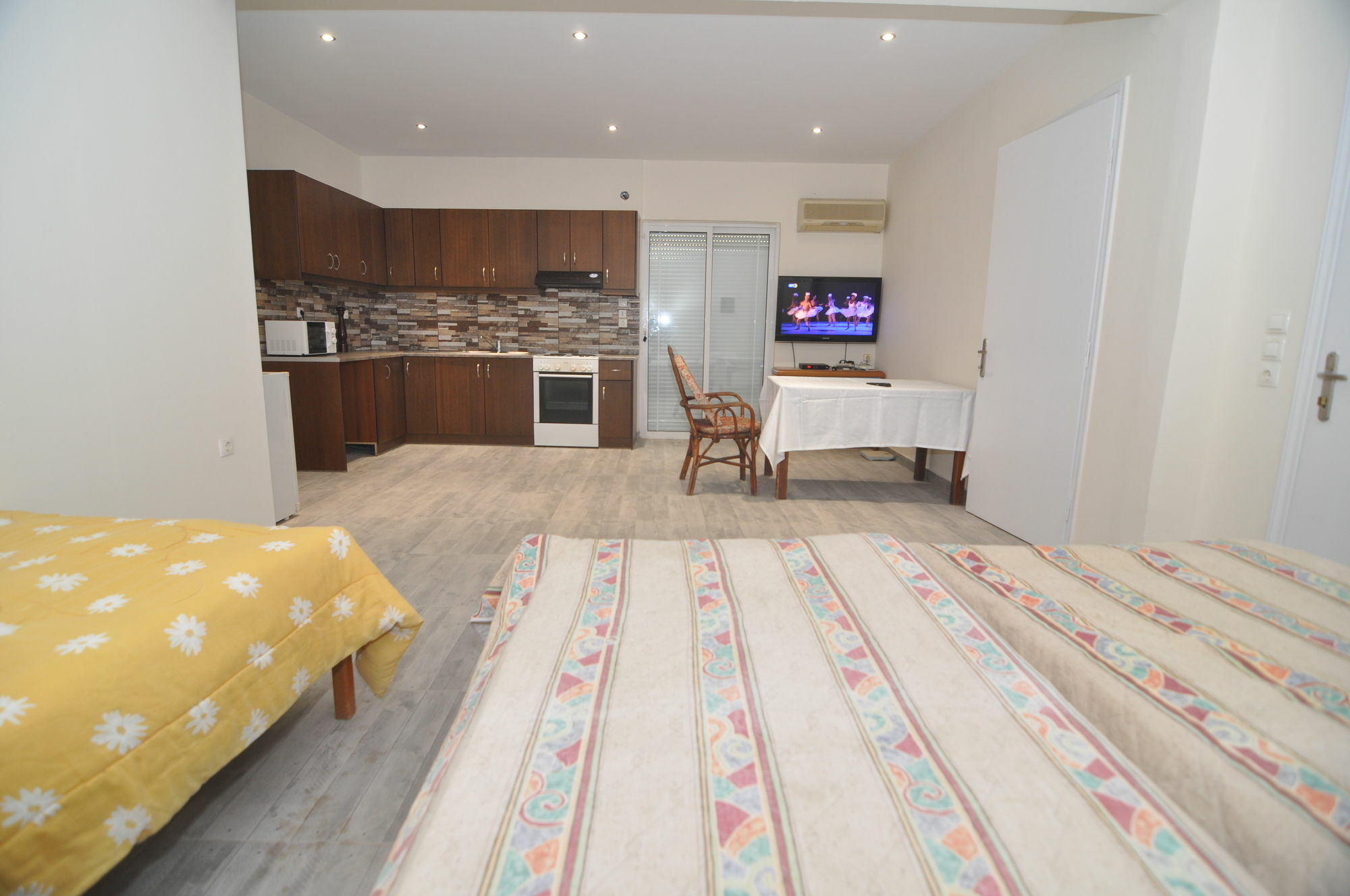 Tigaki Hollywood Suites מראה חיצוני תמונה