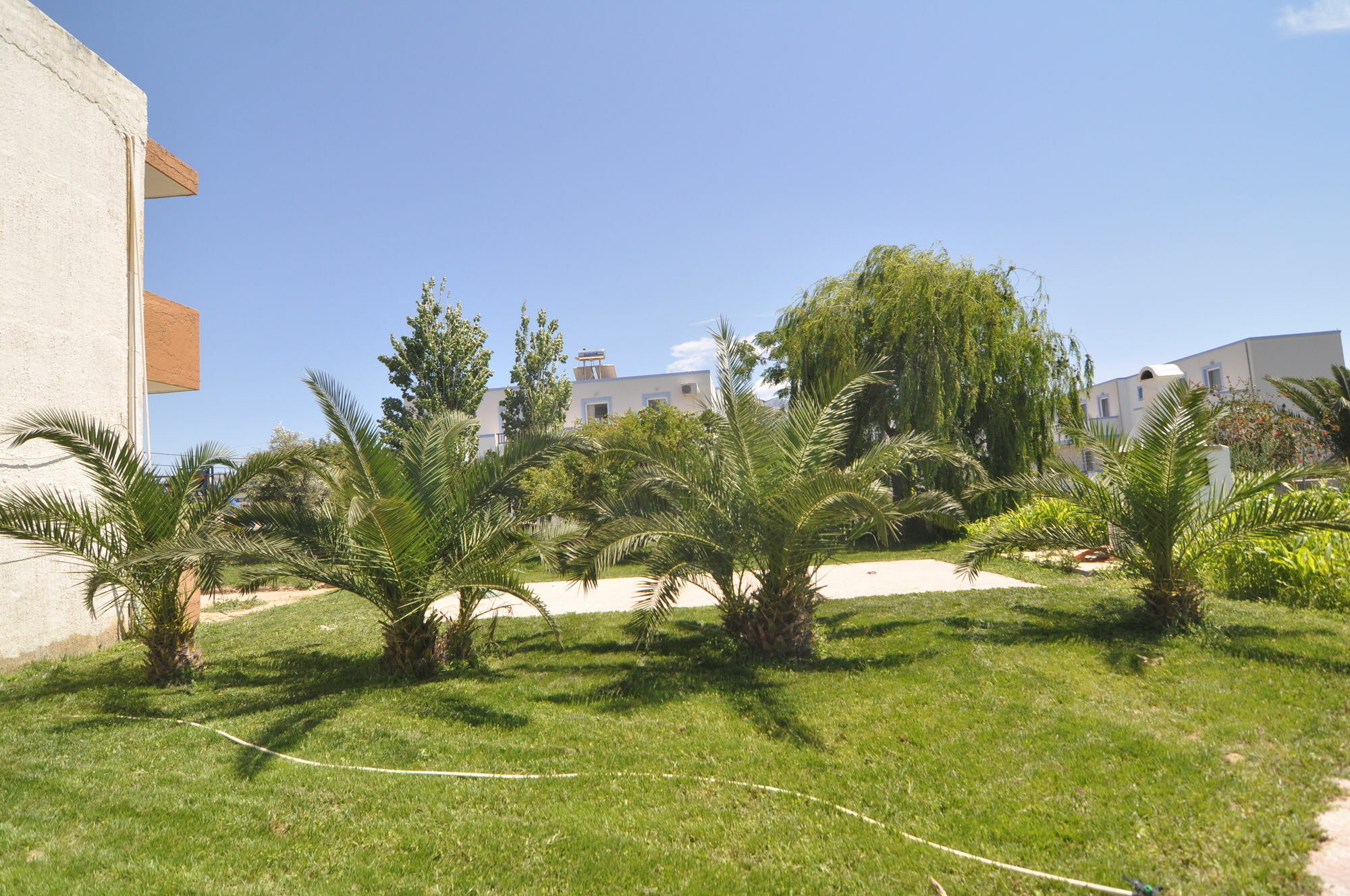 Tigaki Hollywood Suites מראה חיצוני תמונה
