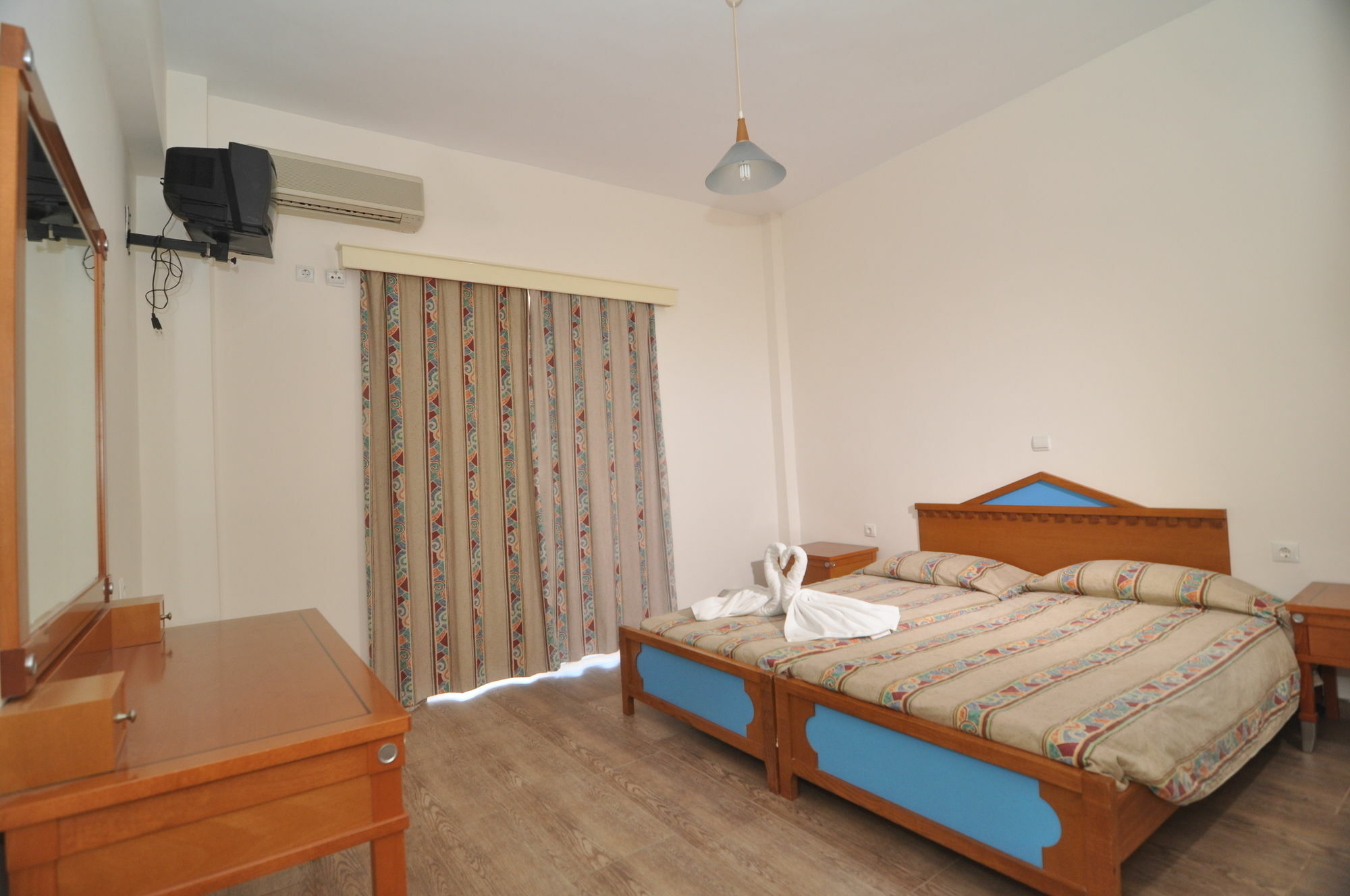 Tigaki Hollywood Suites מראה חיצוני תמונה