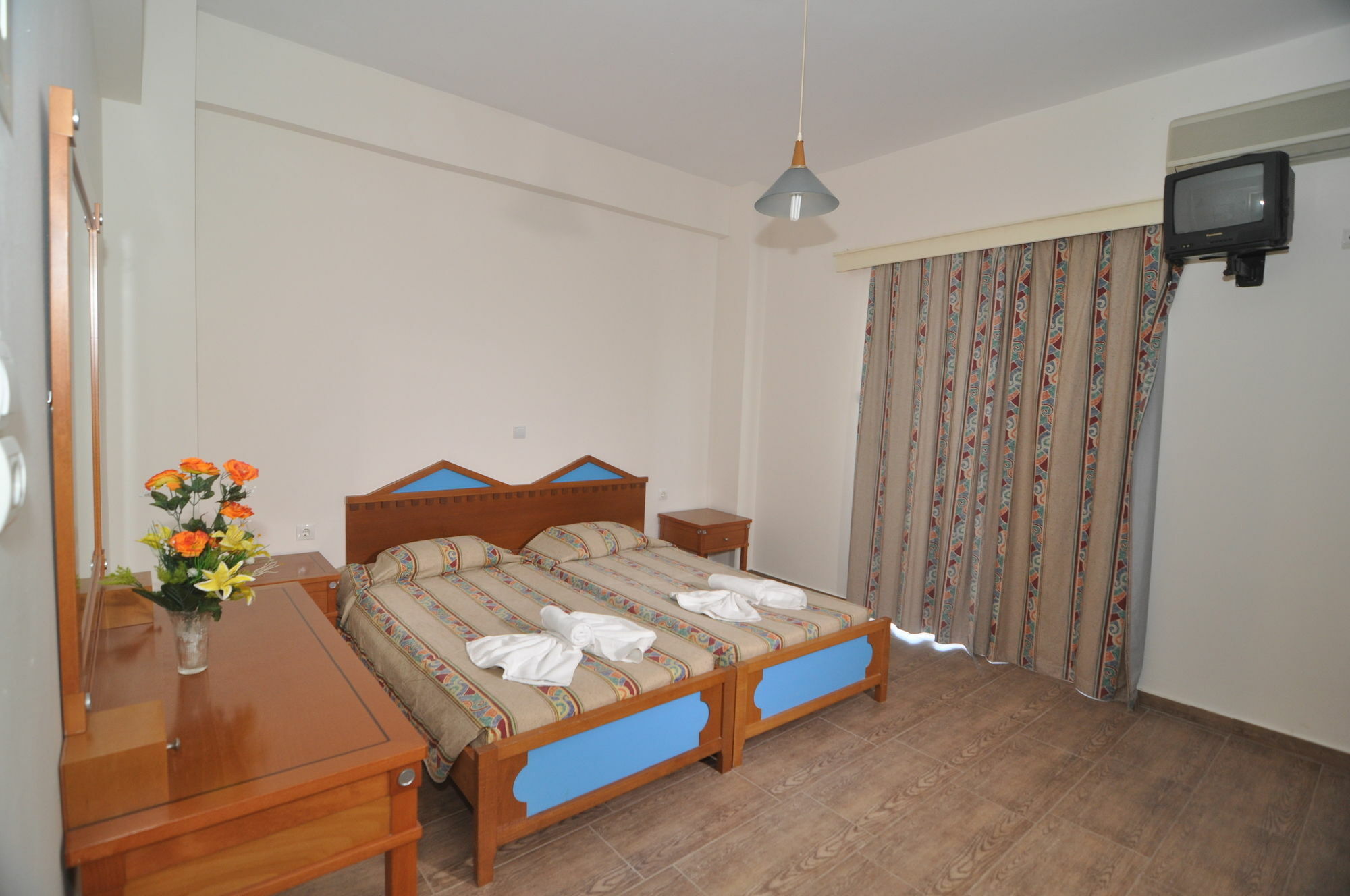 Tigaki Hollywood Suites מראה חיצוני תמונה